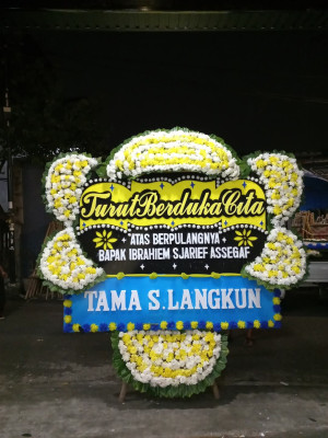 Papan Bunga Duka di Padang